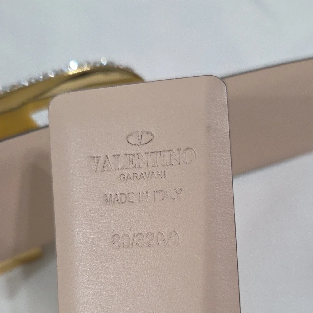 Valentino Garavani Cream Belt with Gold Sparkle Buckle - Picture 5 of 15